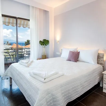 Mani's Skala Sotiros