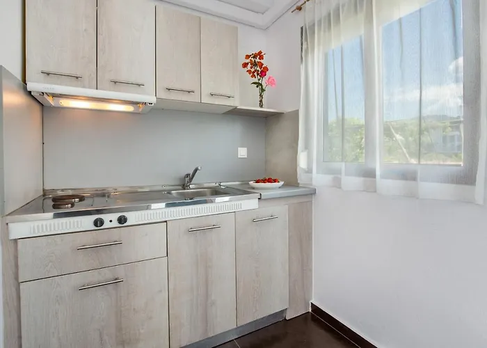 Mani's * Skala Sotiros